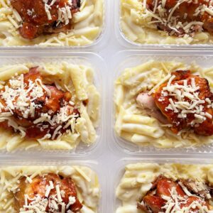 Sobrecoxa assada e parmesão (135g), massa al limone (220g) – prato sem gluten