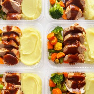 Filé suíno ao barbecue (130g), legumes (70g), purê de batata doce (150g) – prato sem glúten/lactose