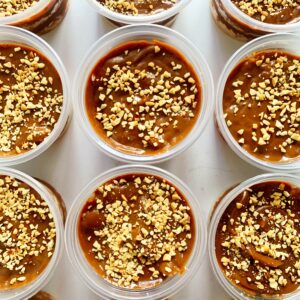 Bolo branco com doce de leite e amendoim – sem glúten/zero lactose (aprox. 180g)