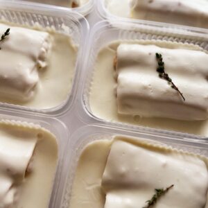 Canelone de salmão com ricota ao molho branco (350g)