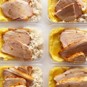 Picanha suína (120, contém gordura), purê de mandioquinha (100g), arroz branco (130g) – prato sem glúten/lactose
