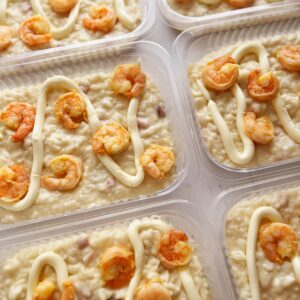 Camarão Internacional Marmitaria: arroz cremoso, bacon, camarões e Catupiry® – prato sem glúten (350g)