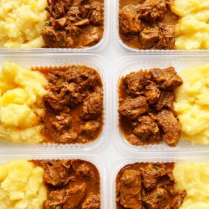 Fraldinha desmanchando (150g), com aipim rústico (200g) – prato sem glúten