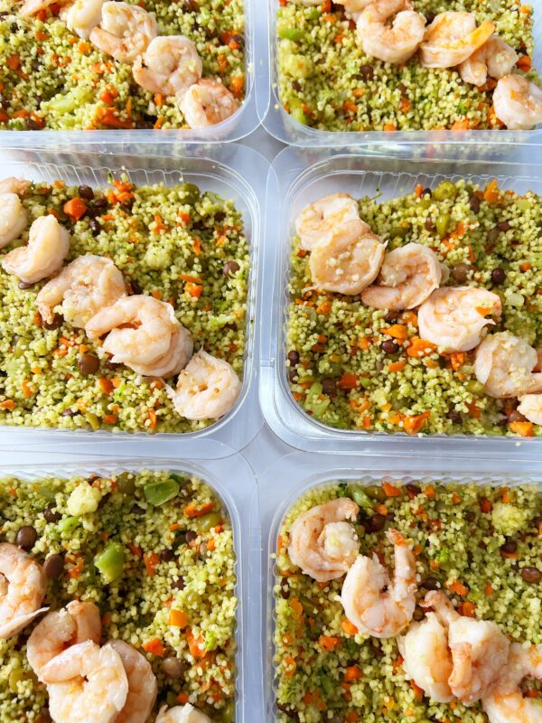 Camarão Salada POCKET - couscous marroquino ao pesto com grãos, legumes e camarões (200g)