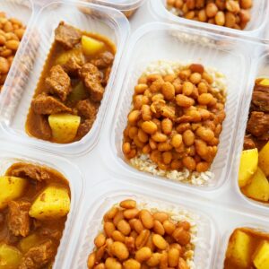 Carne de panela com batatas (150g), feijão carioca (140g) e arroz integral (60g) – prato sem glúten/lactose