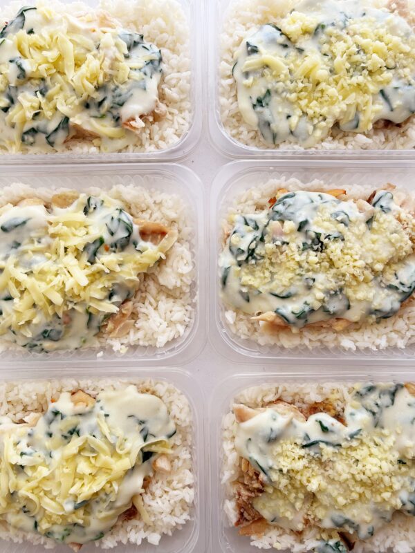 Tilápia ao creme de espinafre e mozzarela (180g), arroz integral (170g) - prato sem glúten