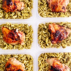 Frango assado (130g) com massa ao pesto (220g) – prato sem glúten