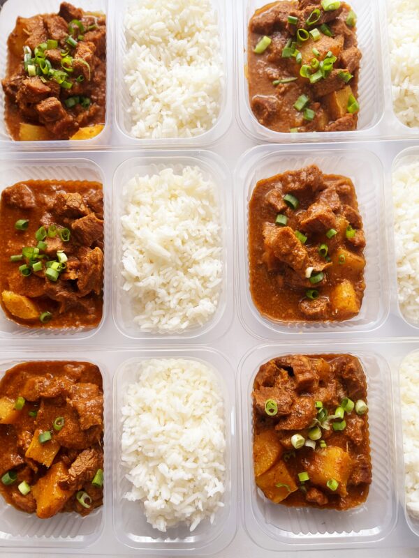 Carne cremosa com aipim (200g), arroz branco (150g) - prato sem glúten/lactose