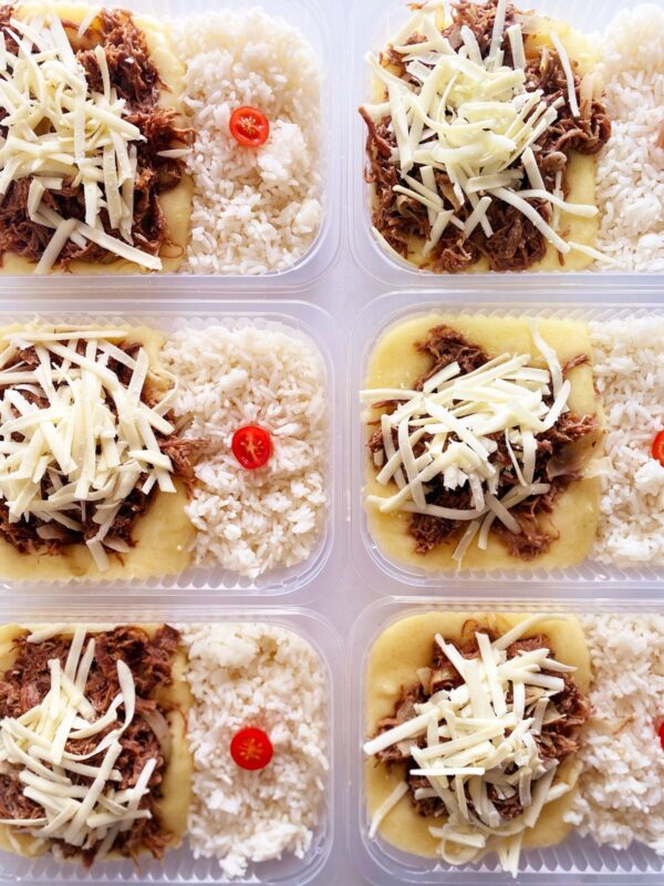 NOVIDADE! Carne do sol com queijo (110g), pirão de aipim (150g), arroz branco (90g) - prato sem glúten