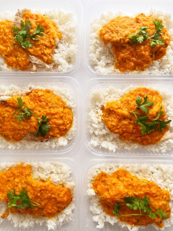 NOVIDADE! Tilápia ao molho de moqueca (150g), arroz branco (150g) - alérgicos: não contém camarão/glúten/lactose