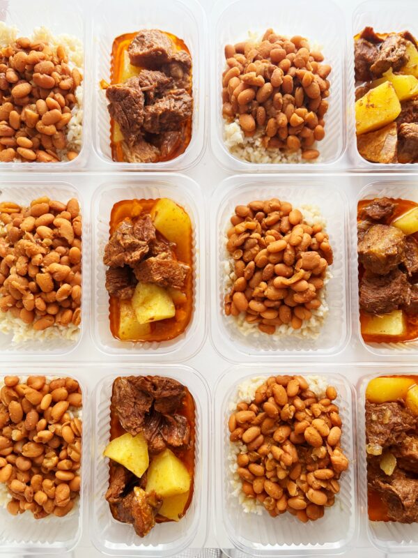 NOVIDADE! Fraldinha na pressão com batatas (160g), feijão carioca (110g), arroz integral (80g) - prato sem glúten/lactose