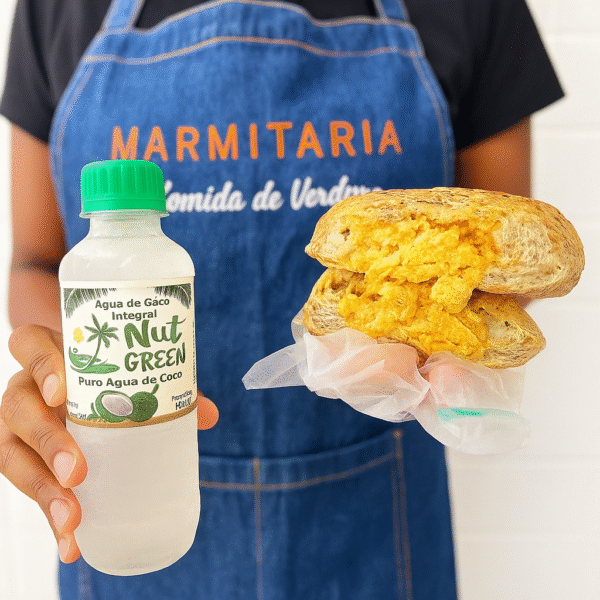 COMBO VOLTA ÀS AULAS! 1 Esfiha integral de frango + 1 água de coco 100% natural