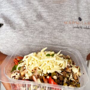Salada POCKET caprese de grãos com sobrecoxa em lascas – sem glúten (250g)