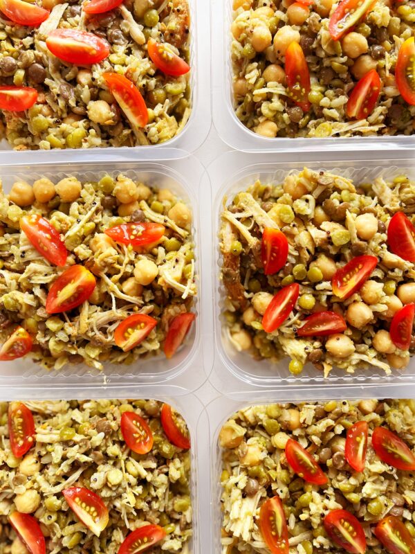 Salada POCKET caprese de grãos, frango e pesto de rúcula - sem glúten (250g)