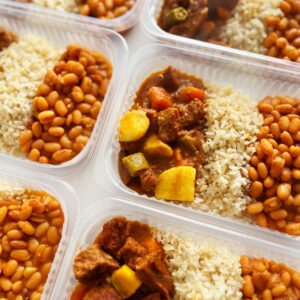 Carne de panela com legumes (160g), feijão carioca (110g) e arroz integral (80g) – prato sem glúten/lactose