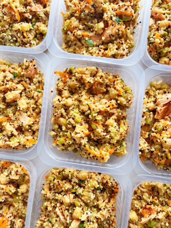 Salada pocket de couscous marroquino, grãos e salmão com mostarda e mel - sem lactose (250g)