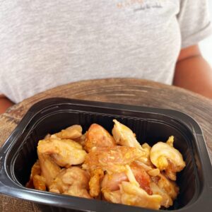 Porção – sobrecoxa em lascas (150g)