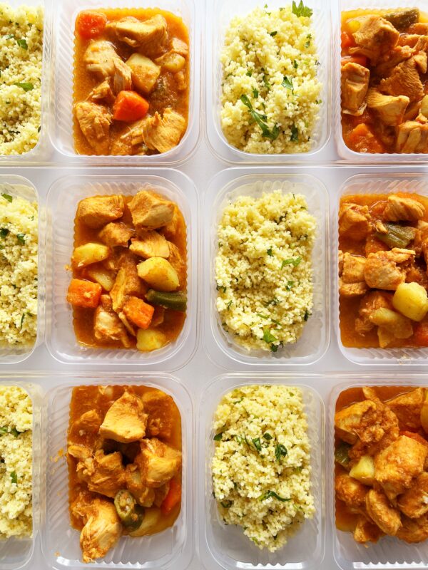 Frango de panela com legumes (200g), couscous marroquino (100g) - prato sem lactose