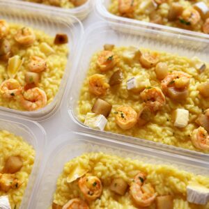 ESGOTA VOANDO! Risoto de camarão, brie e pêra – prato sem glúten (350g)