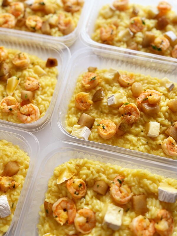ESGOTA VOANDO! Risoto de camarão, brie e pêra - prato sem glúten (350g)