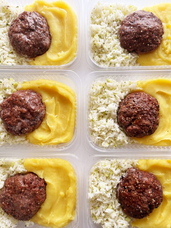 Funcional - Polpetone de carne com quinoa (100g), arroz com brócolis (100g), purê de mandioquinha (150g) - prato sem glúten/lactose