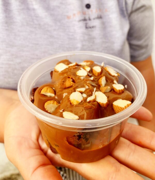 Com AMÊNDOAS! Brownie com doce de leite artesanal – sem glúten/lactose (aprox. 210g)