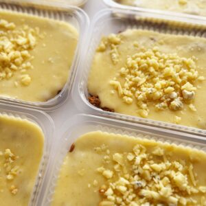 Escondidinho de carne (130g), purê de aipim aos três queijos (220g) – prato sem glúten