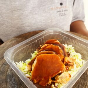 Pré treino – filé suíno ao barbecue (140g), arroz com brócolis (90g) – sem glúten/lactose