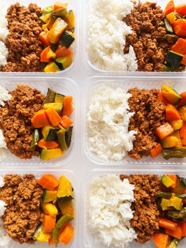 Carne moída (120g), arroz branco (100g), legumes (80g) - prato sem glúten/lactose