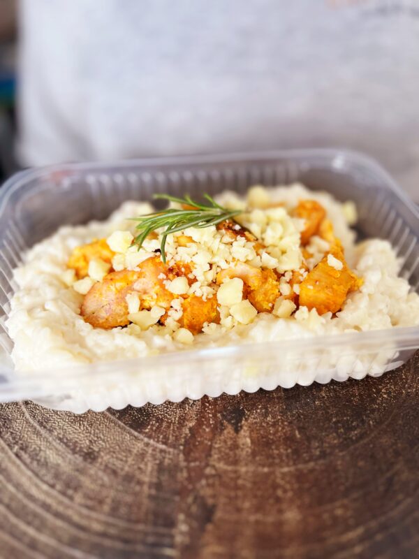 Filé de frango assado com queijo (120g), arroz à piamontese (230g) - prato sem glúten