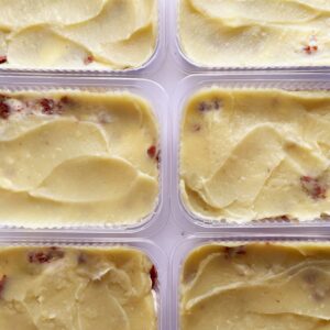 Escondidinho maromba de carne (125g) , creme de ricota (15g), purê de batata doce (210g) – prato sem glúten