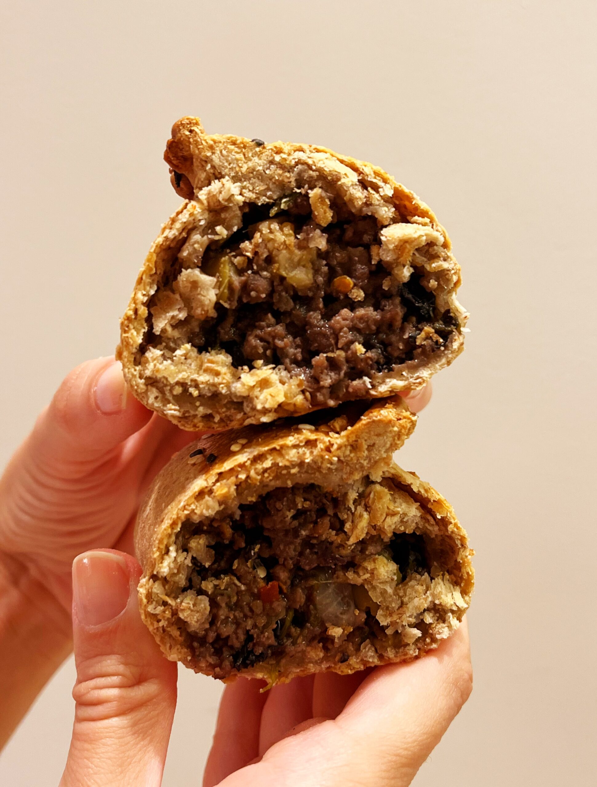 Saltenha integral de carne - aprox. 160g