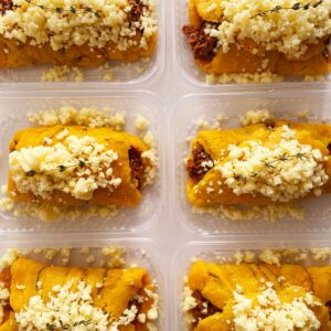 Involtini de banana da terra com carne moída e queijo – prato sem glúten (320g)