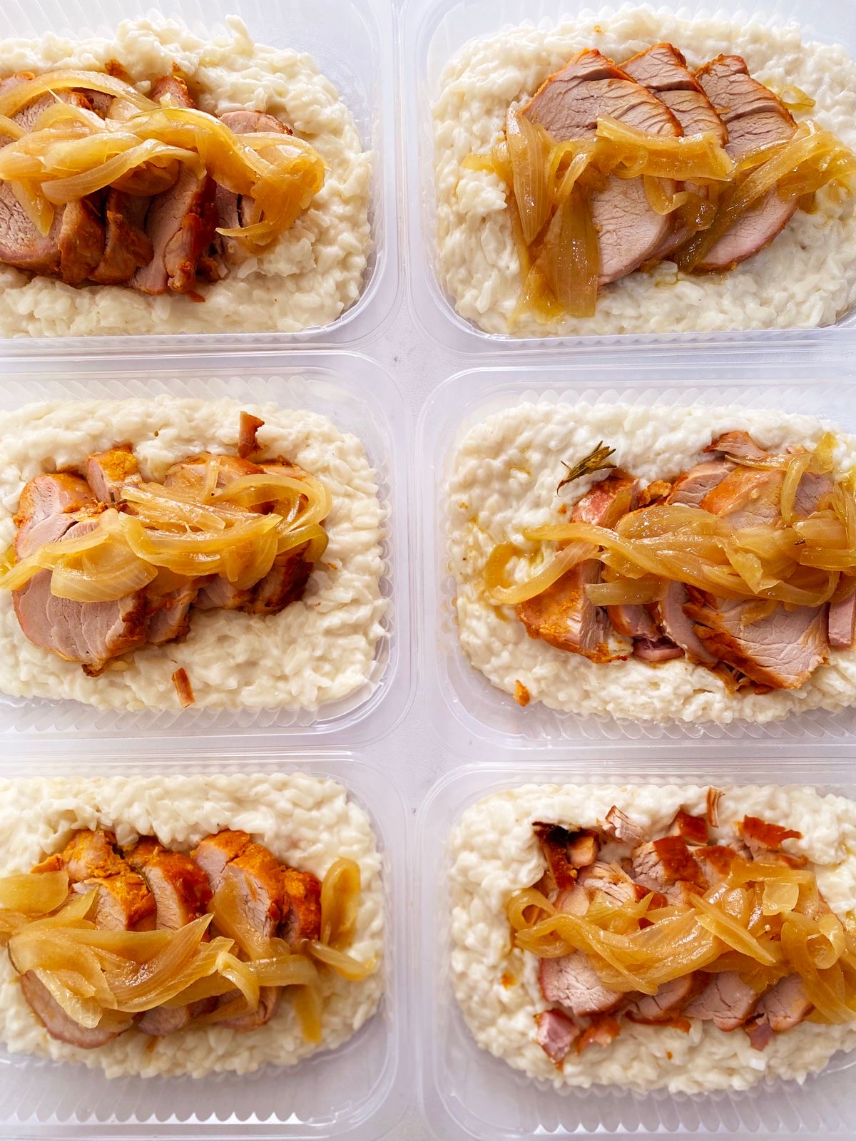 Arroz à piamontese (230g) com filé mignon suíno acebolado (120g) - prato sem glúten