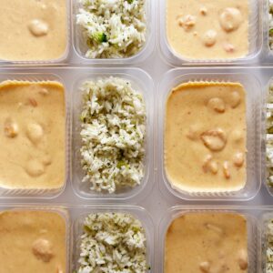 APENAS 24H NO VALOR DO KIT! 🗣️⚠️ Strogonoff de camarão (220g), arroz com brócolis (130g) – prato sem glúten