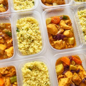 Frango de panela com legumes (200g), couscous marroquino (110g) – prato sem lactose