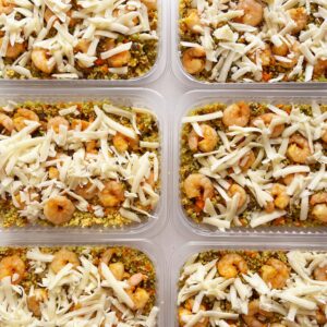 APENAS 24H NO VALOR DO KIT 🗣️⚠️Camarão, couscous marroquino ao pesto com legumes, grãos e mussarela de búfala (300g)