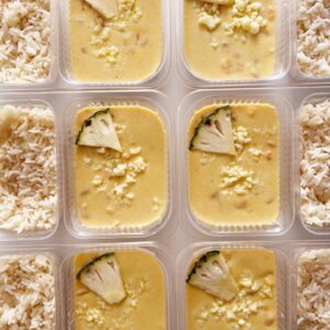 Camarão ao abacaxi (230g), arroz branco (120g) – prato sem glúten