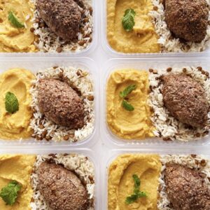 Quibe de forno (125g), pasta de grão de bico (135g), arroz com lentilha (90g) – prato sem lactose