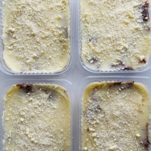 Escondidinho de carne do sol acebolada (130g), purê de batata do reino e parmesão (220g) – prato sem glúten