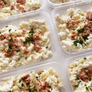 Massa ao molho quatro queijos com bacon – prato sem glúten (350g)