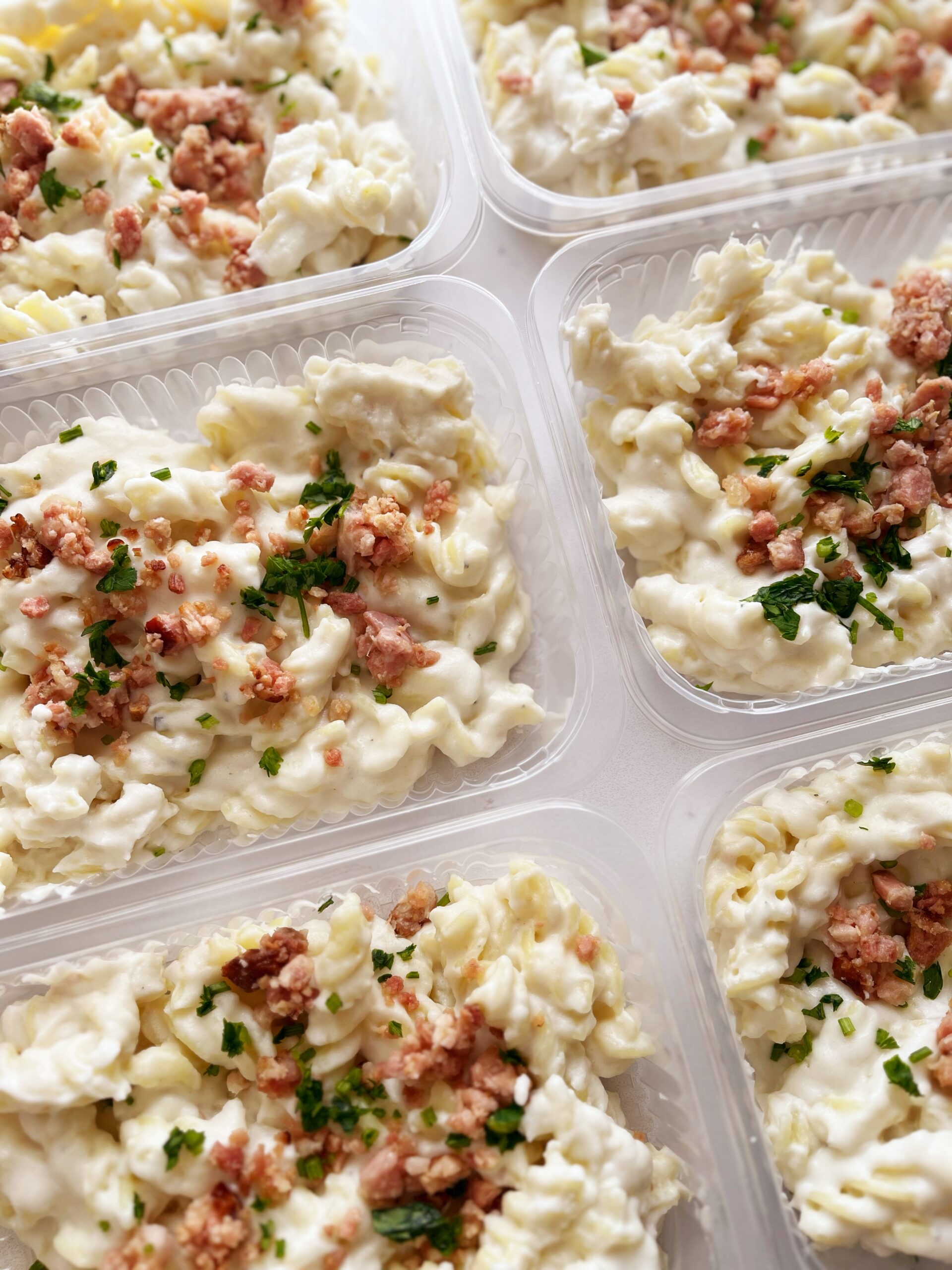 Massa ao molho quatro queijos com bacon - prato sem glúten (350g)