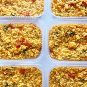 Risoto Ibiza: com camarões, manjericão fresco e tomate seco – prato sem glúten (350g)