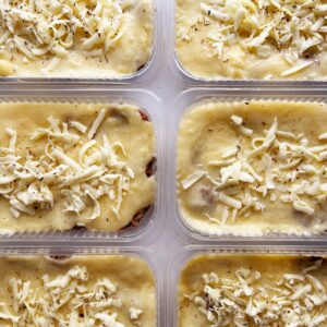 Escondidinho de carne do sol (120g), aipim com mussarela (230g) – prato sem glúten