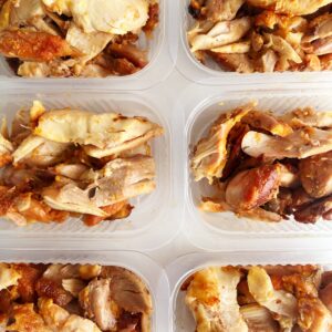 Sobrecoxa assada, em lascas – 120g