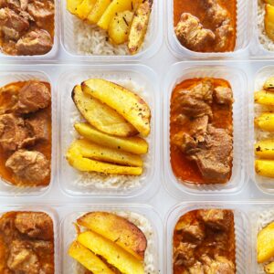 Suíno na pressão (150g), batata rústica (80g), arroz branco (120g) – prato sem glúten/lactose