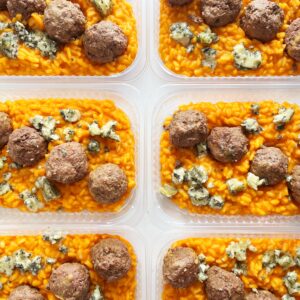 Almôndegas assadas (100g), risoto de abóbora ao gorgonzola (250g) – prato sem glúten