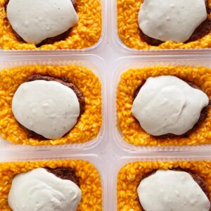 Polpetone de costela ao molho gorgonzola (150g), risoto de abóbora (200g) – prato sem glúten