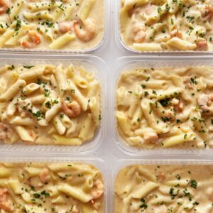 24H NO VALOR DO KIT 🤩 Massa ao molho três queijos com camarões – prato sem glúten (350g)