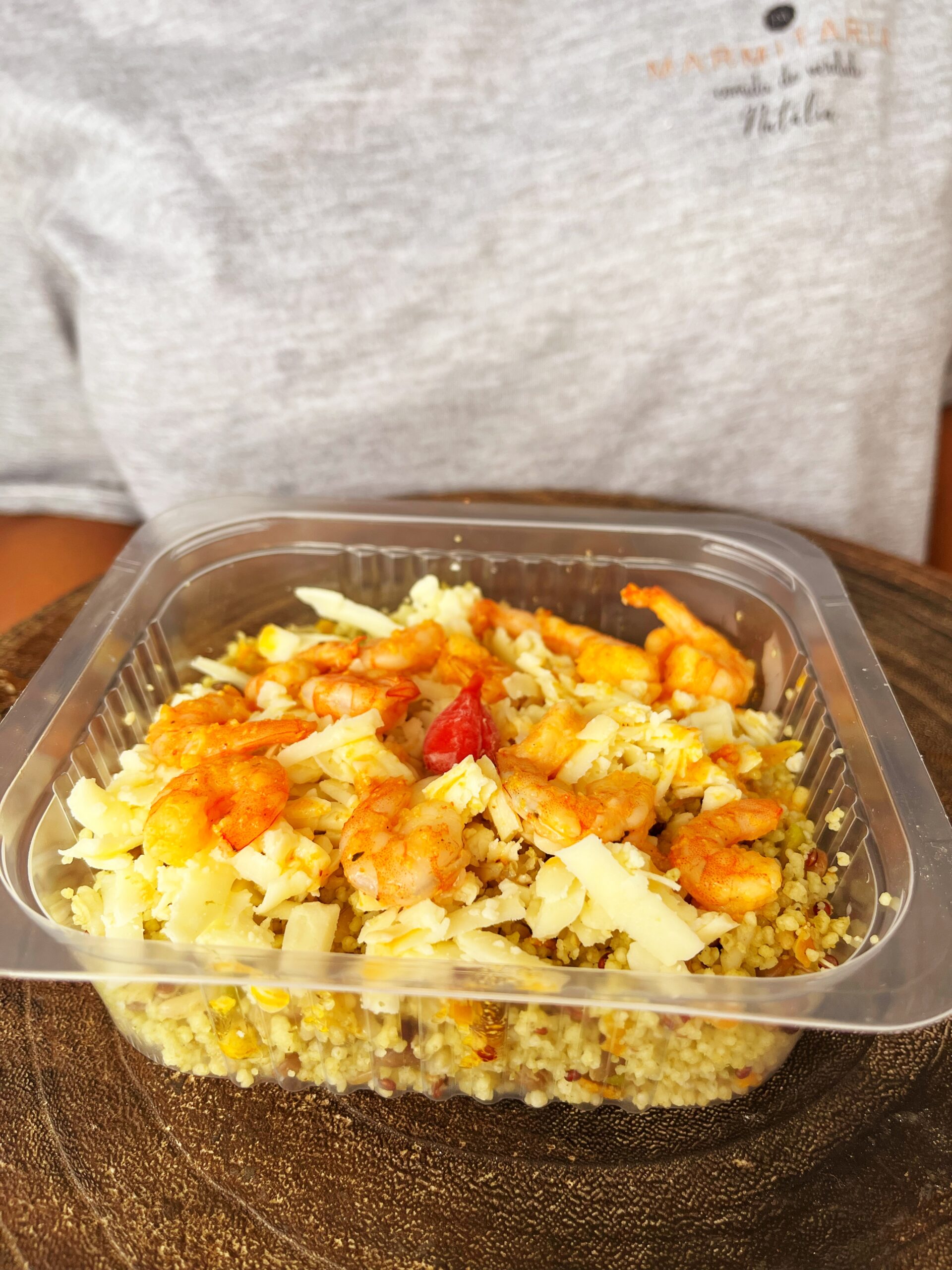 POCKET - salada de couscous, grãos, pesto e camarões (200g)